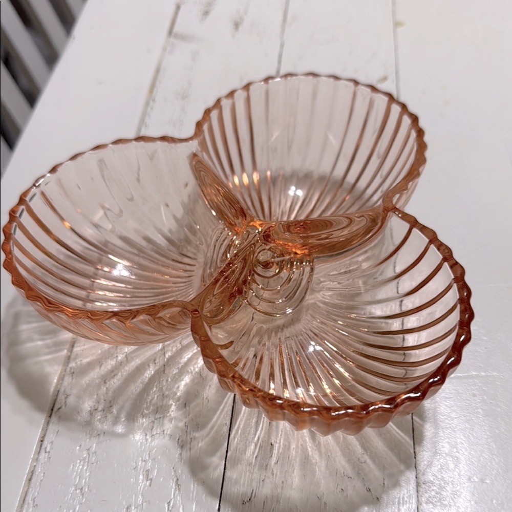 🍄Anchor Hocking Glass QUEEN MARY Vertical Ribbed Pink VTG Tri-section candy Dish